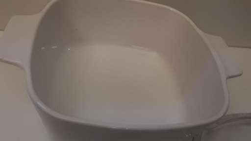 Corning ware lidded Dish USA - 1.5 L - 18 cm x 7 cm