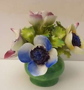 Staffordshire EnglandPorcelain Flowers and vase 11 cm