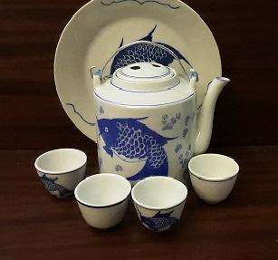 7 piece Oriental Tea Set , Lidded  Teapot 16 cm  , 4 Cups 5 cm and Plate 26 cm