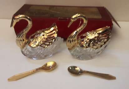 Two 24 karat Gold Plated Italy  Swans and Spoons 8 cm x 8 cm