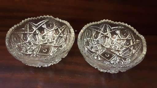 Glass : Crystal peanut . mint . sweet  two Bowls