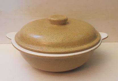 Willsgrove Pottery  Casserole Lidded Bowl Dish 22 cm x 9 cm