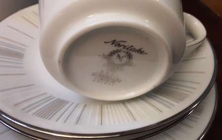 16   Piece Noritake Japan Isabella Tea / Coffee set