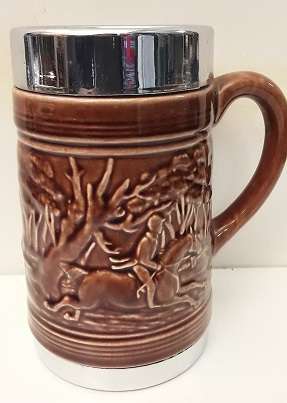 Vintage   England   Mug Horse and Rider  , Fox Hunt Dogs 13 cm