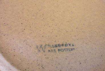 Willsgrove Pottery  Casserole Lidded Bowl Dish 22 cm x 9 cm