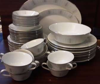 43   Piece Noritake Japan Dinner Set