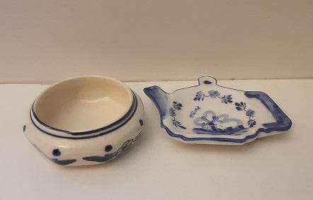 Two Piece Delft Holland items  8 cm