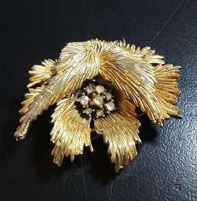 Gold Tone Brooch