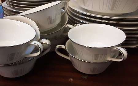 43   Piece Noritake Japan Dinner Set