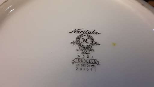 43   Piece Noritake Japan Dinner Set