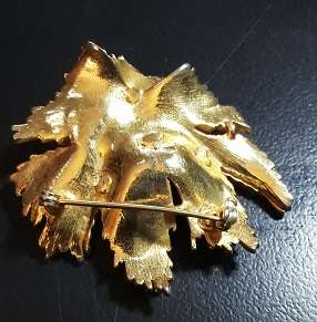 Gold Tone Brooch