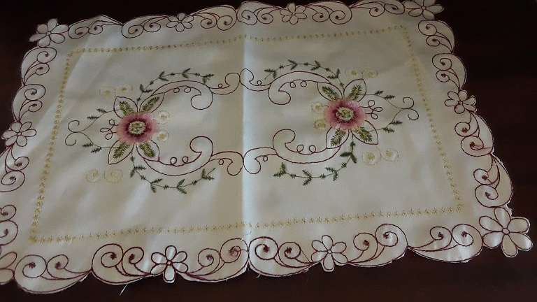 Table Cloth - Embroidery Table /  Tray Cloth 40 cm x 27 cm