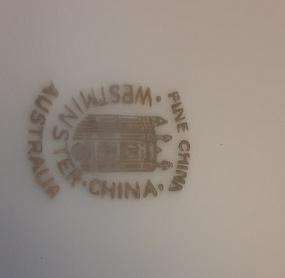 Westminister Australia Fine Porcelain Casserole Lidded Dish  24 cm
