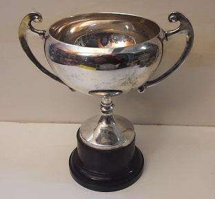 Bowls 1965 Trophy 14 cm