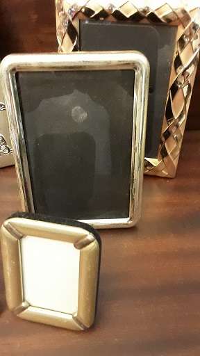 Six Metal Picture / Photo frames / all one price