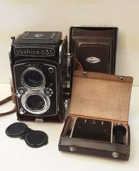 Vintage Yashica Yashicaflex Yashica 635 Dual Format 120 35mm TLR Camera 1:3.5 F80mm