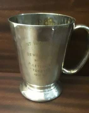 LoUIS plate EPNS Mug 13 x 10 cm engraved Point Yacht Club  1952 - 1953