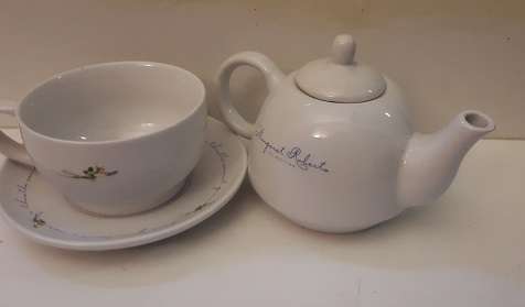 Margaret Roberts Collection Tea For One.