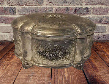 Vintage Jewellery / trinket Box 12 x 7 cm