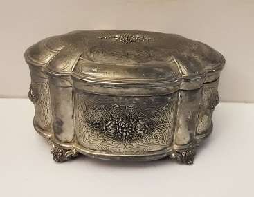 Vintage Jewellery / trinket Box 12 x 7 cm