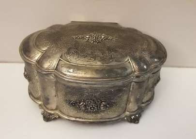 Vintage Jewellery / trinket Box 12 x 7 cm