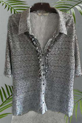 Clothing :  Merien Hall Black and White Stretch Top size  L