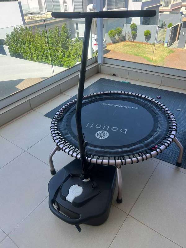 Lisa Raleigh bounti rebounder trampoline  plus black stand support bar