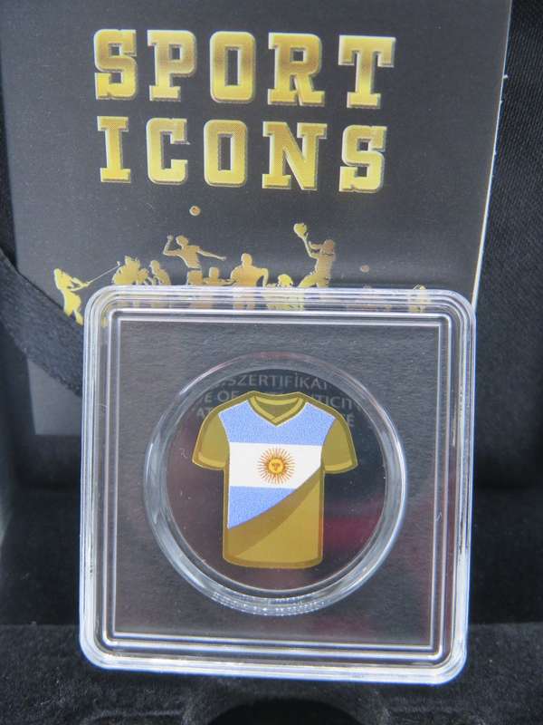 Argentina Jersey Sports Icon 1/1000 Oz Gold: 3000 Francs Republic of Chad.