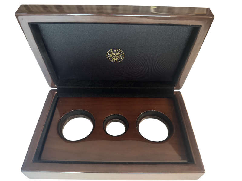 Original SA Mint Wooden Box / Box Holds 2 x 1oz Silver Coins Encapsuled and 1 x R5 Encapsuled