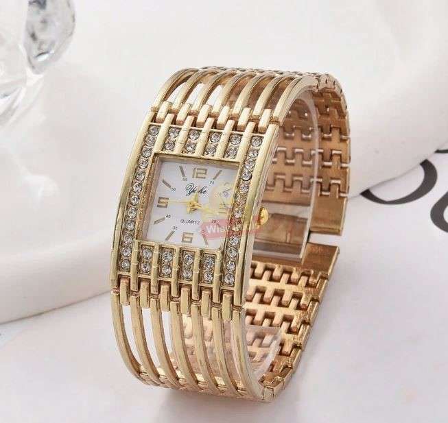Elegant 2 Piece Ladies Watch and Bracelet Set
