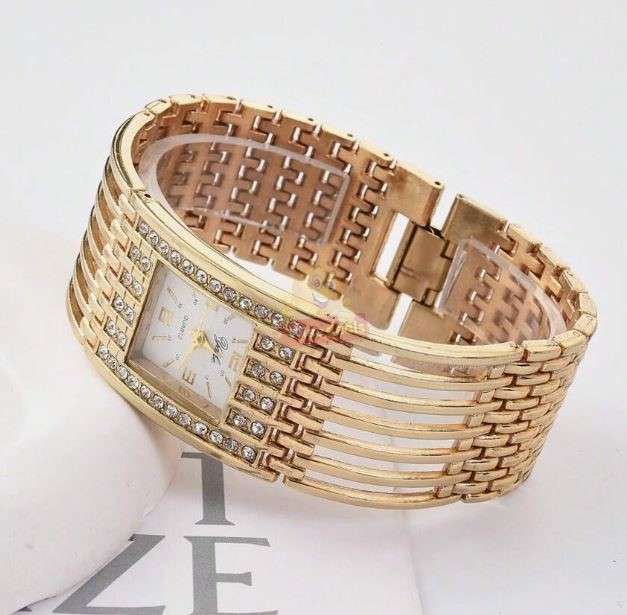 Elegant 2 Piece Ladies Watch and Bracelet Set