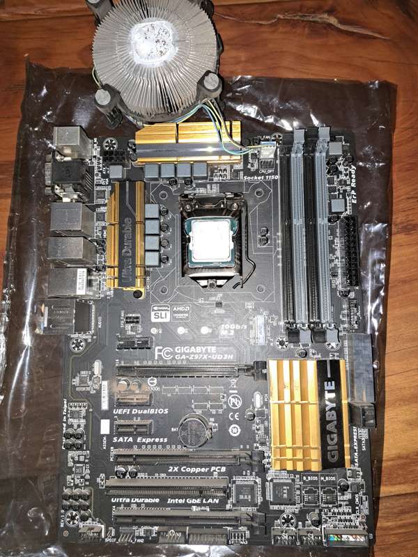 Gigabyte Motherboard, Intel CPU and Corsair RAMM