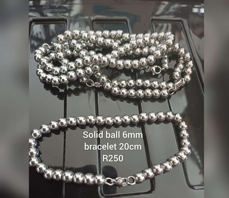 6mm solid ball titanium bracelet ..see photo..High quality won't tarnish or fade