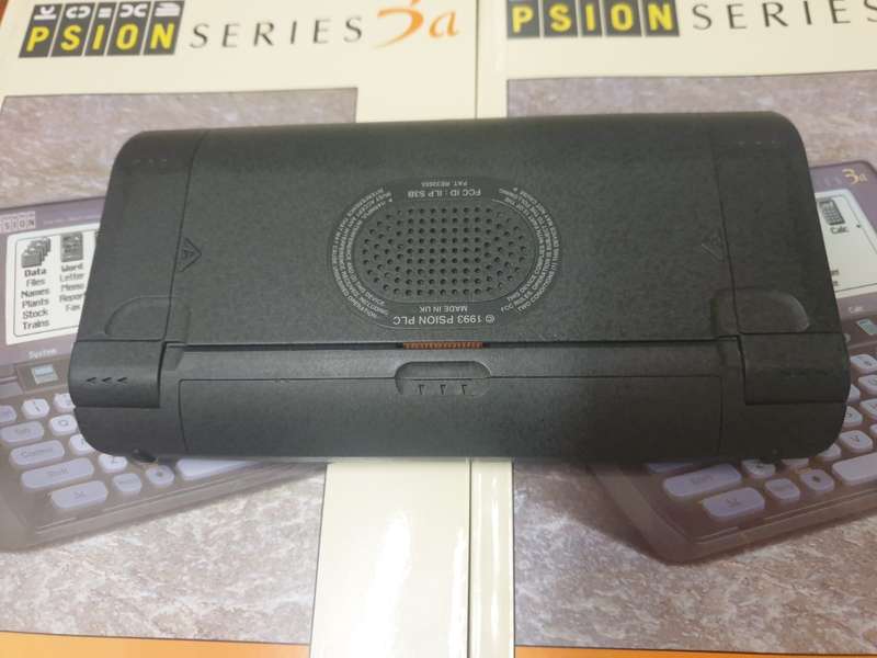 Psion Series 3a 512K RAM handheld computer circa 1993 in mint condition