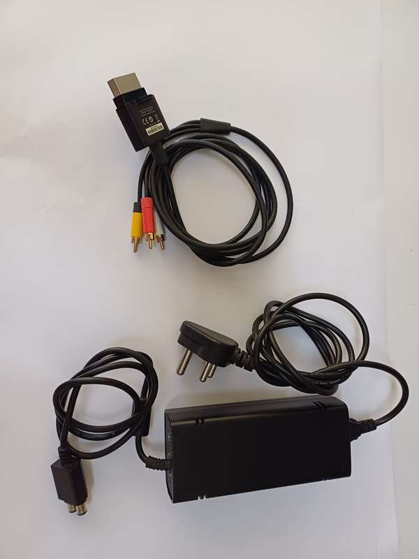 Xbox 360 S (Please read description)