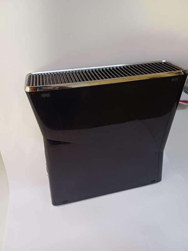 Xbox 360 S (Please read description)