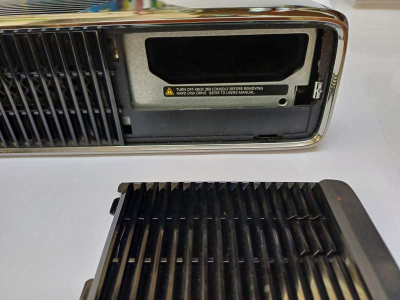 Xbox 360 S (Please read description)