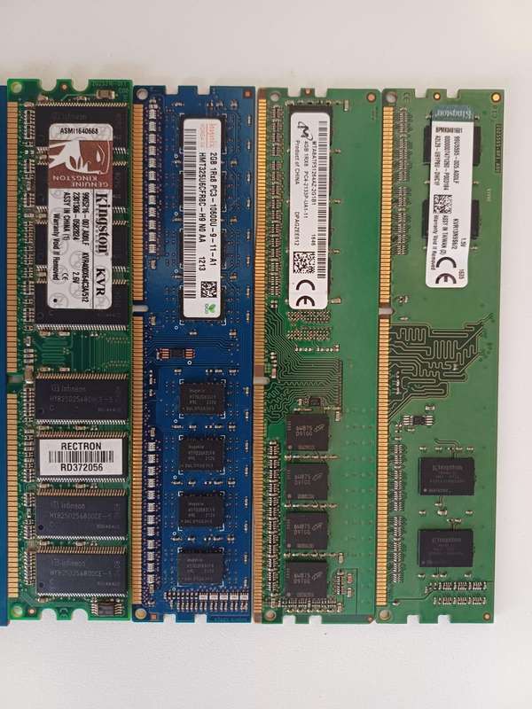 11 Piece assorted RAM