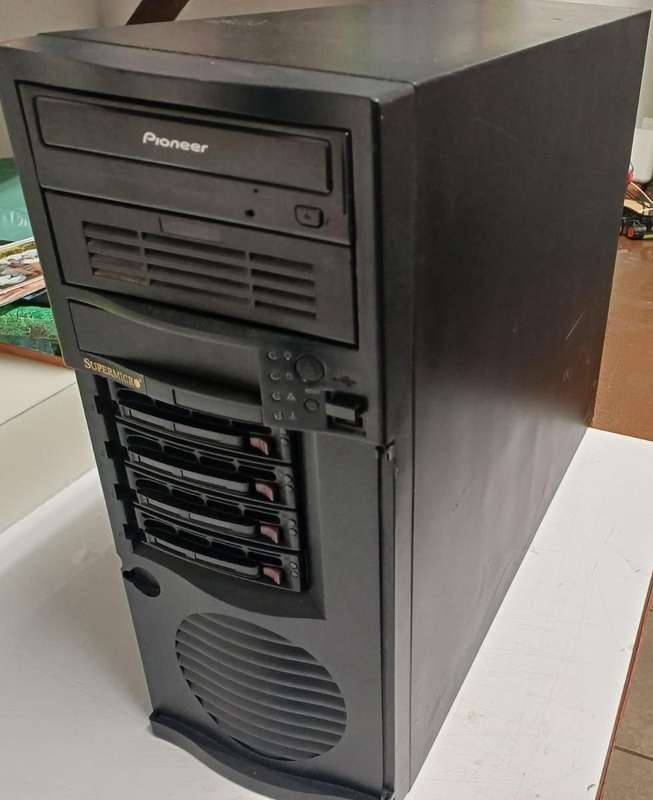 SuperMicro X8DA3 Server