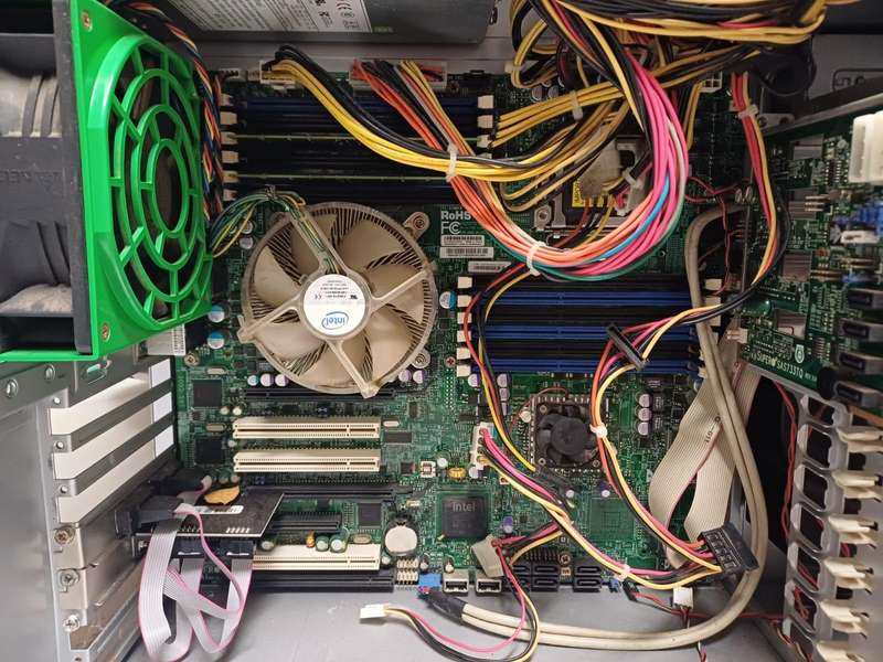 SuperMicro X8DA3 Server