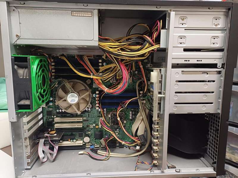 SuperMicro X8DA3 Server