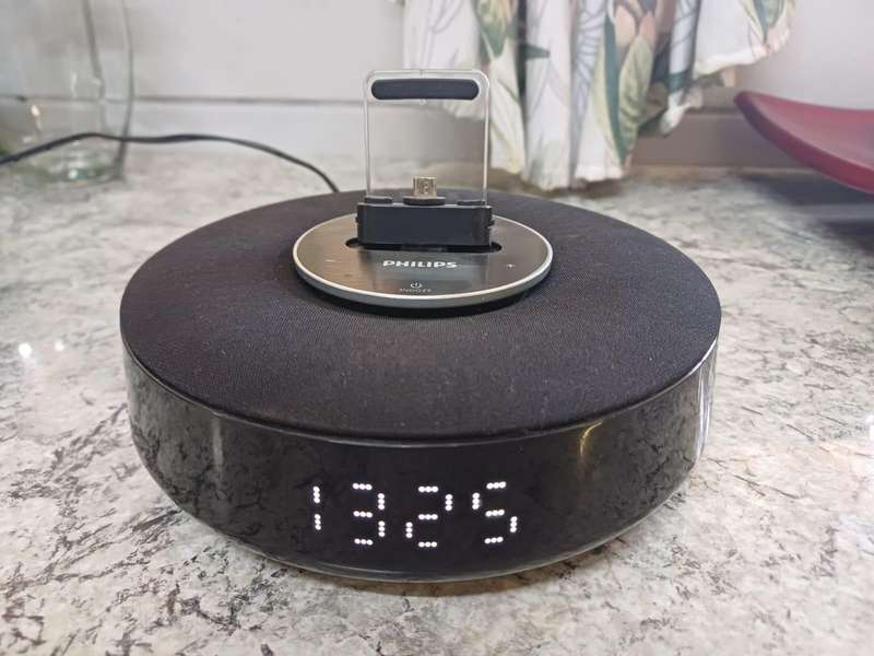PHILIPS BLUETOOTH SPEAKER DOCKING STATION