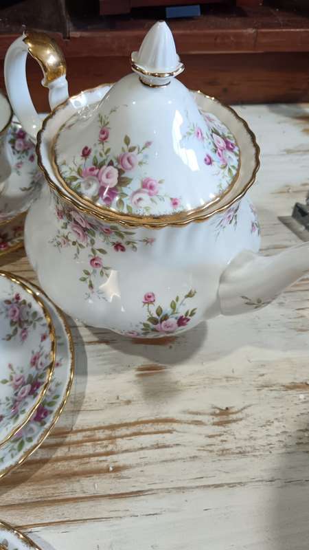 Royal Albert Cottage Garden Tea set