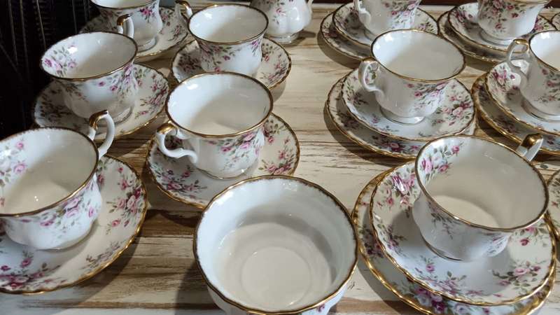 Royal Albert Cottage Garden Tea set