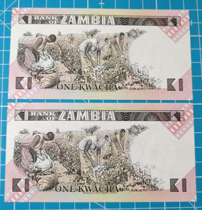 Zambia 2 x 1 Kwacha notes - unc and in sequence