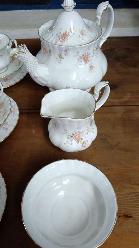 Royal Albert Peach Rose tea set