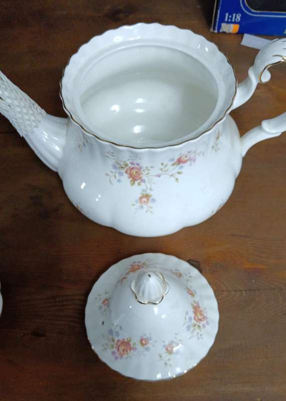 Royal Albert Peach Rose tea set