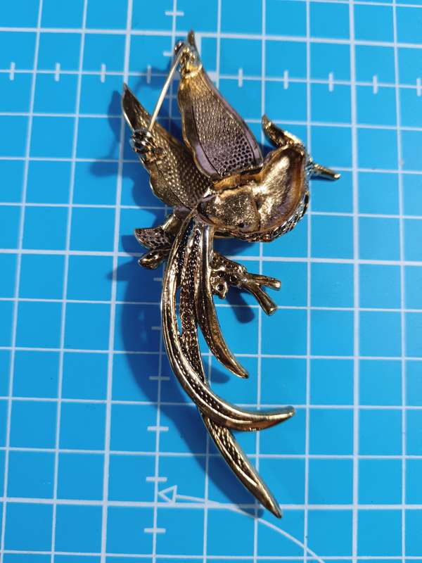Costume Jewellery - Stunning bird Brooch