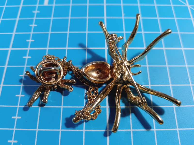 Costume Jewellery - Spider family Brooch