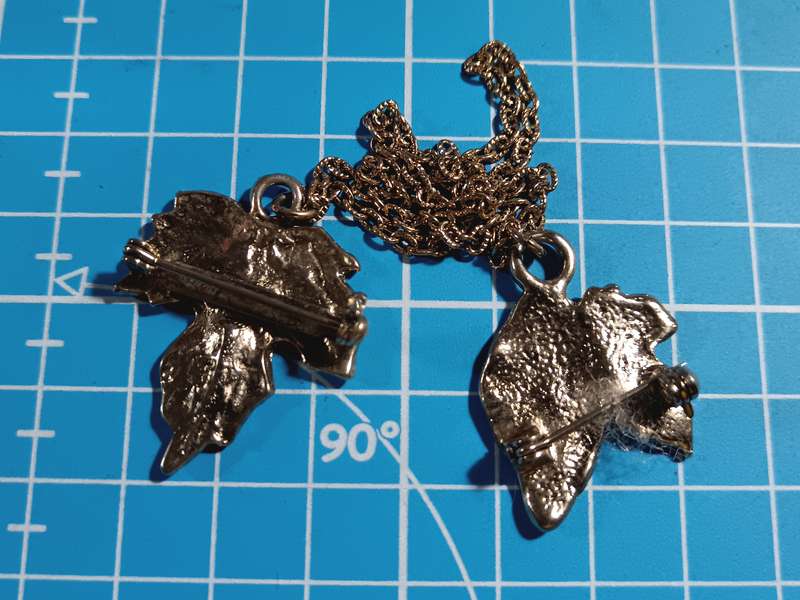 Costume Jewellery - brooch